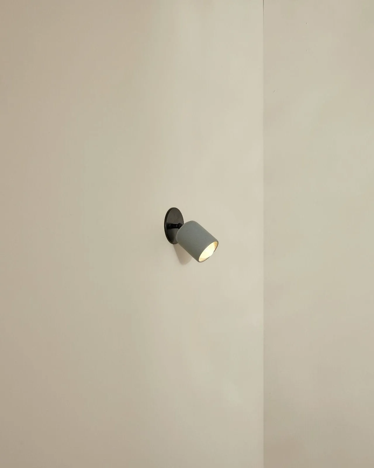 Ceramic Short Extended Wall Light | Terra