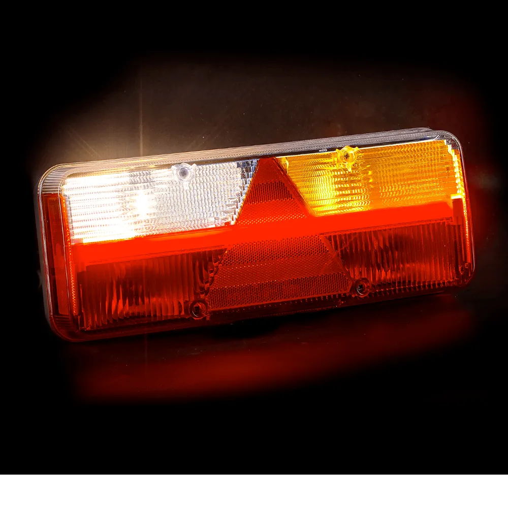 Fristom Large LED Trailer Lamp with Dynamic Indicator / 6 Function